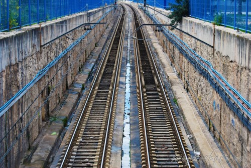 empty track