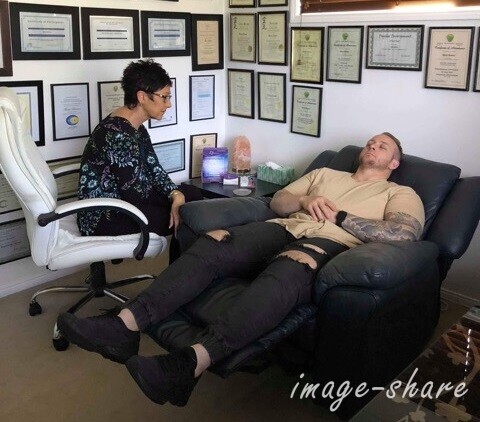Contact-Us-Hypnotherapy-in-brisbane.jpg
